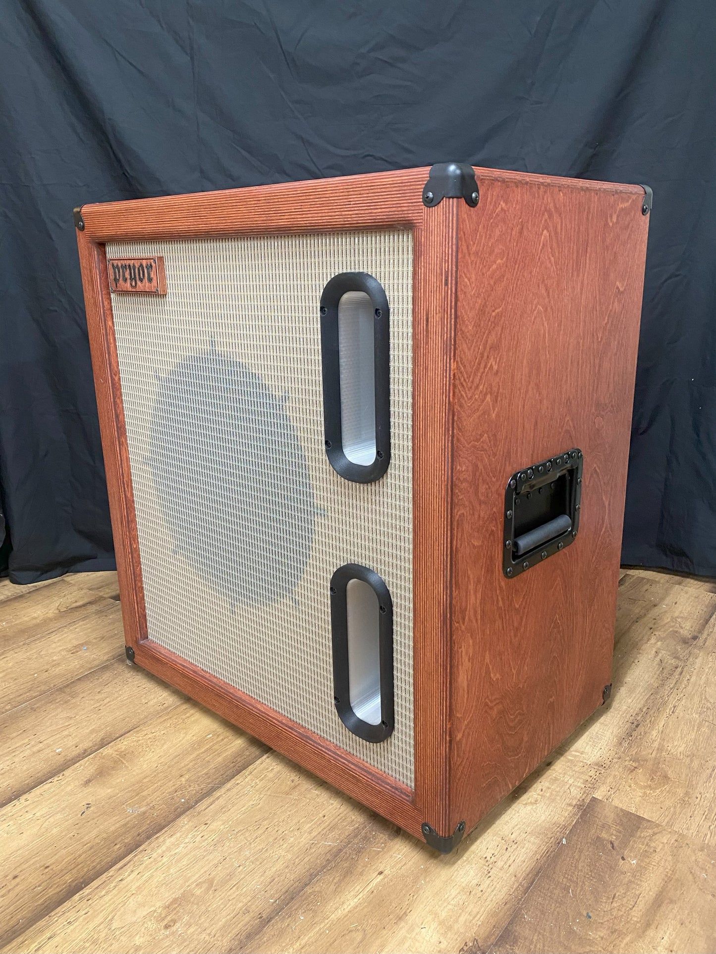 1x15 Bass Guitar Speaker Cabinet